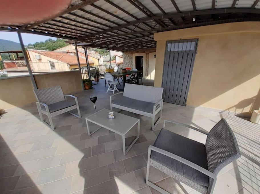 Casa Torre Con Terrazza Panoramica Villa Futani Kültér fotó